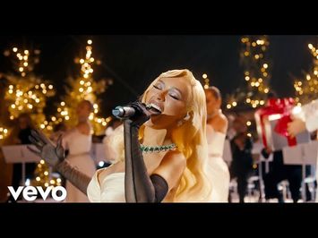 Christina Aguilera - My Favorite Things (Live from the Eiffel Tower)